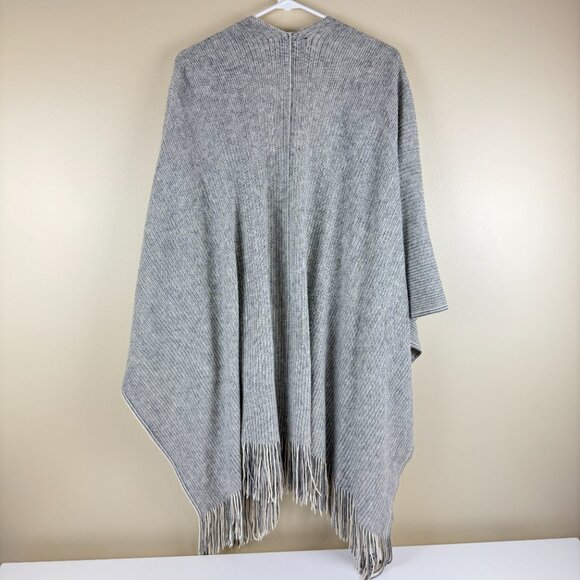 Steve Madden Fringe Knit Ruana / Poncho Wrap • One Size • Heather Gray - Picture 2 of 5